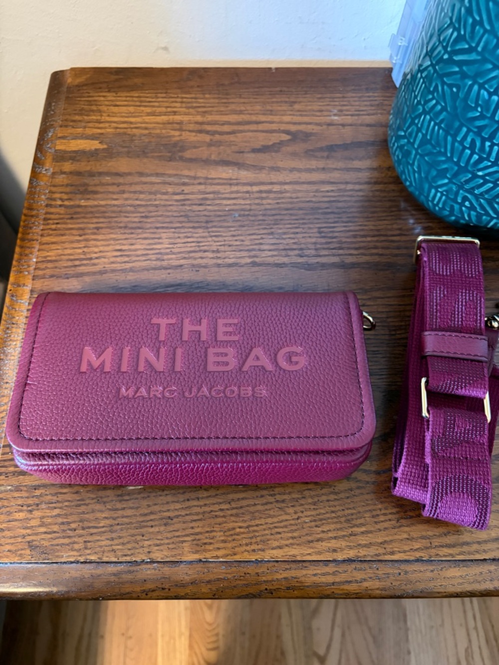 Marc Jacobs The Mini Bag in Cherry (dark cherry)